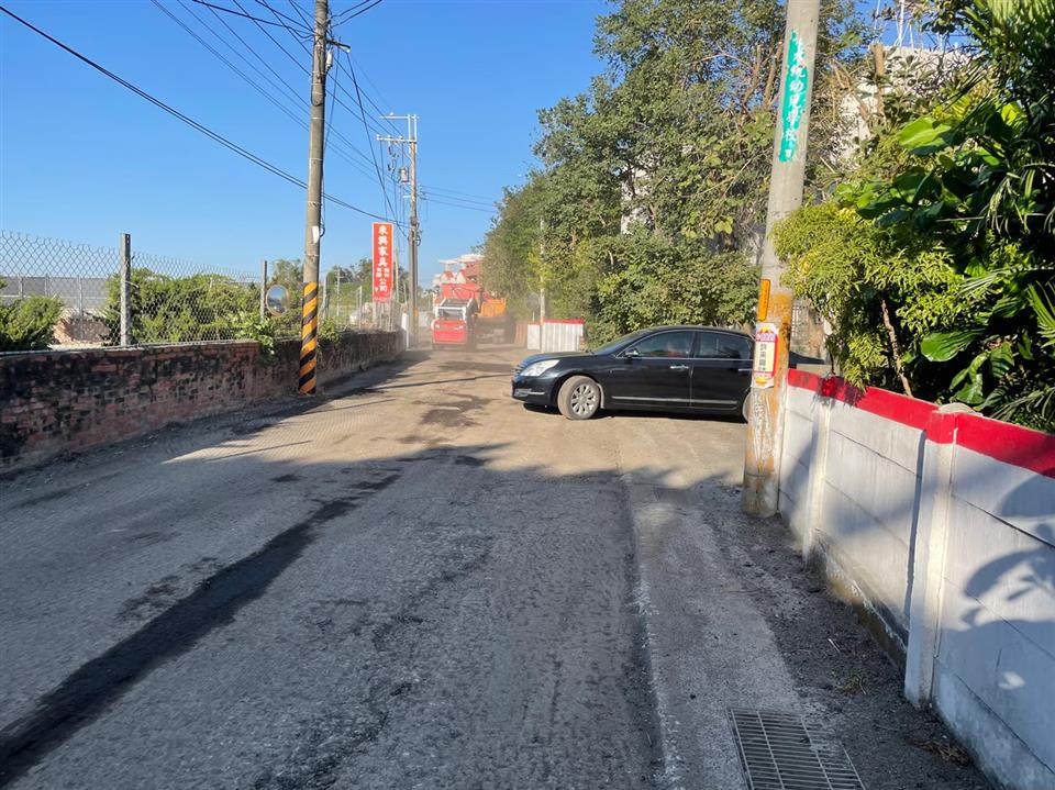 埤頭鄉豐崙村埤周路（彰148）路面改善工程施工中