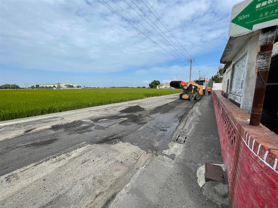 埤頭鄉永豐村東西路（彰136）等路面改善工程施工中照片