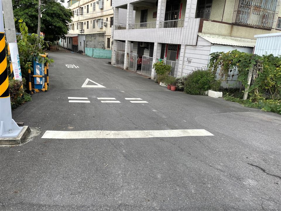 埤頭鄉永豐村東西路（彰136）等路面改善工程中央路696巷施工前