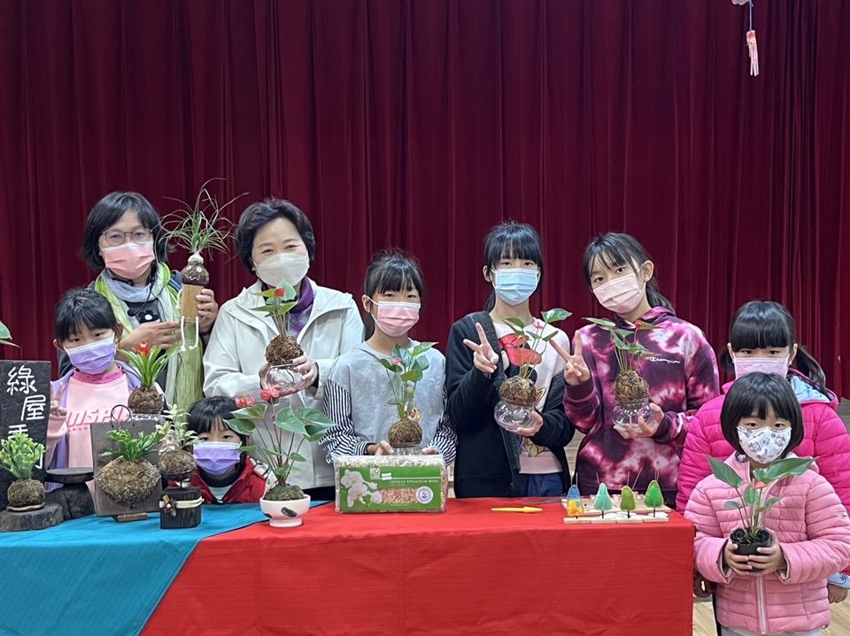 111學年度社區教保資源中心假日親子活動（三）～植物苔起來111學年度社區教保資源中心假日親子活動（三）～植物苔起來