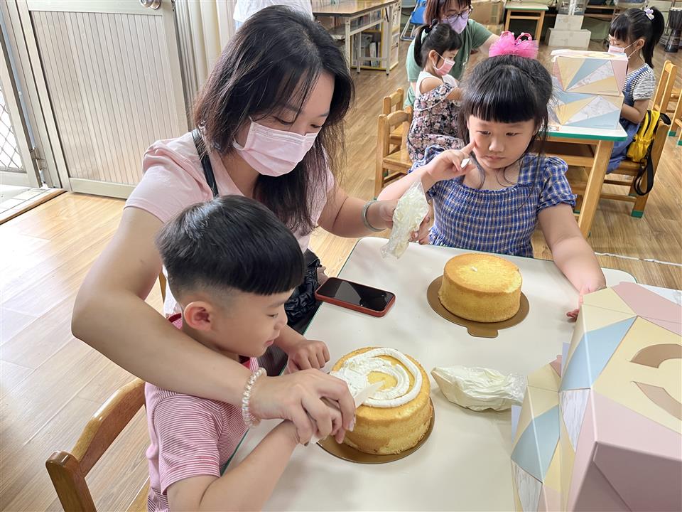 111學年度社區教保資源中心假日親子活動（八）～愛無限111學年度社區教保資源中心假日親子活動（八）～愛無限
