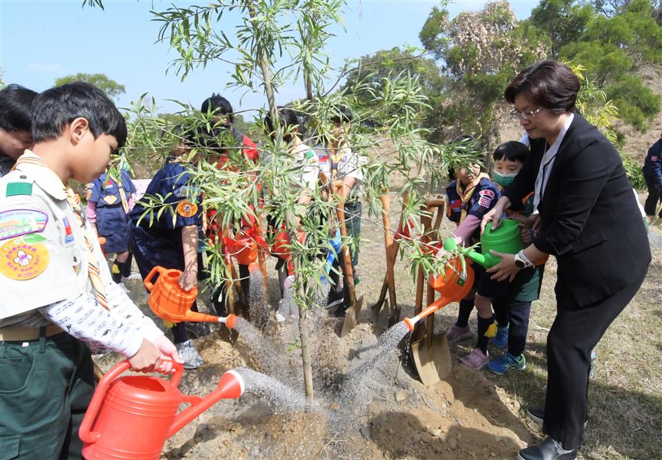 縮圖：04澆水
