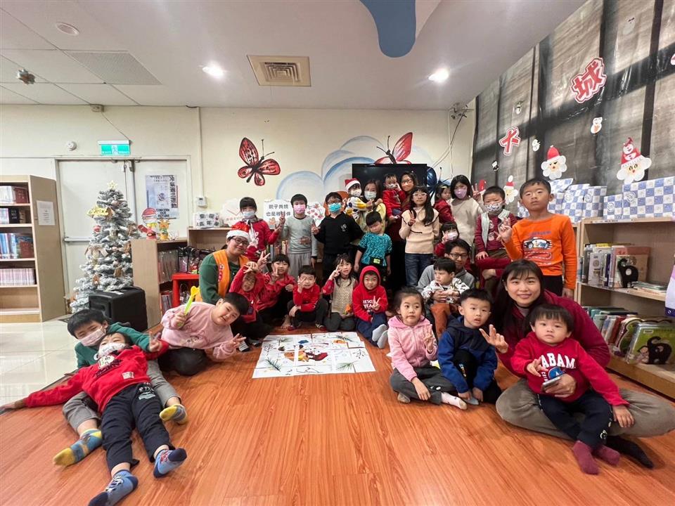 縮圖：2.大城-推廣閱讀活動結合運用LINE生活圈推出無紙化集點卡