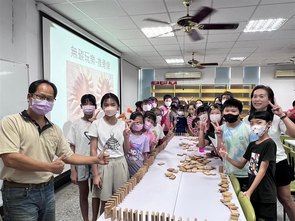 縮圖：5.田中-結合地方企業及團體資源，共同推廣閱讀活動。