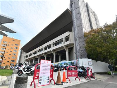 大甲媽遶境 縣府中庭因施工無法提供香客休息 縣立圖書館前廣場及縣立美術館前廣場可供香客休息