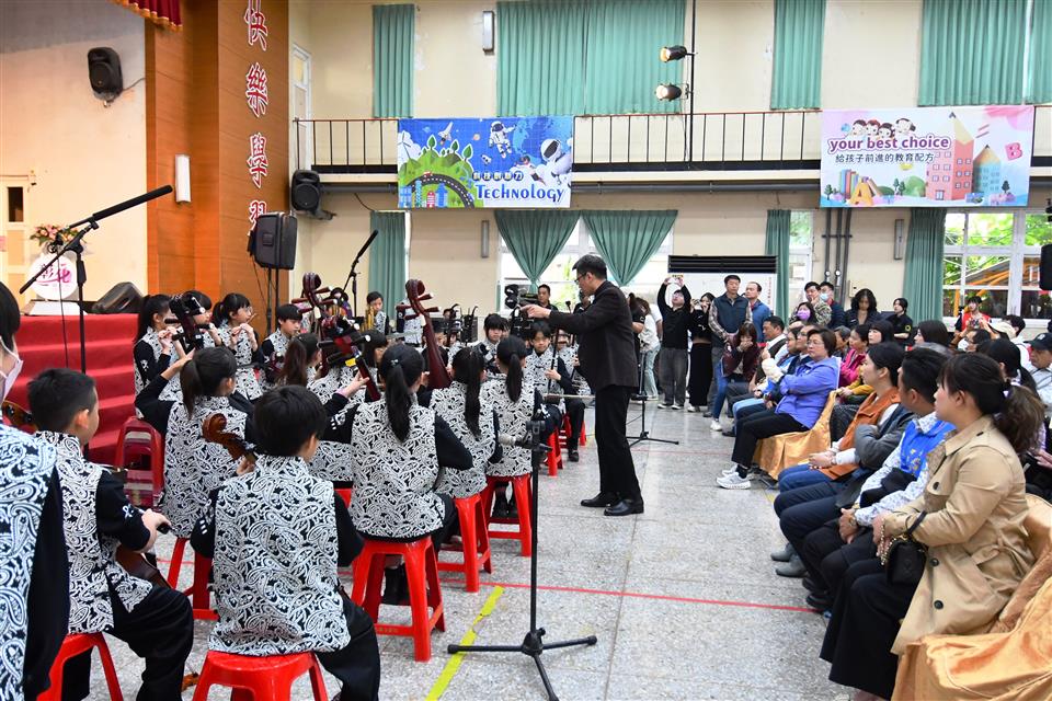 縮圖：05中山國小表演.JPG