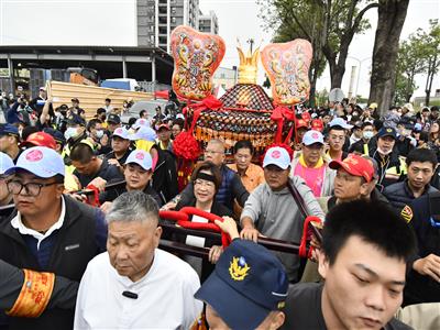 乙巳年大甲媽遶境進香抵彰化  縣長王惠美接駕 祈求賜福彰化