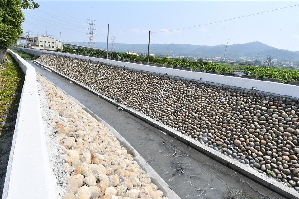 縮圖：17 舊社排水竣工