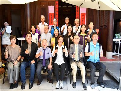 照片：彰化木雕人間國寶傳承二代 施懿紋木雕傳習學成十年個展開展!
