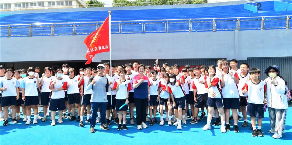 縮圖：08學校合照