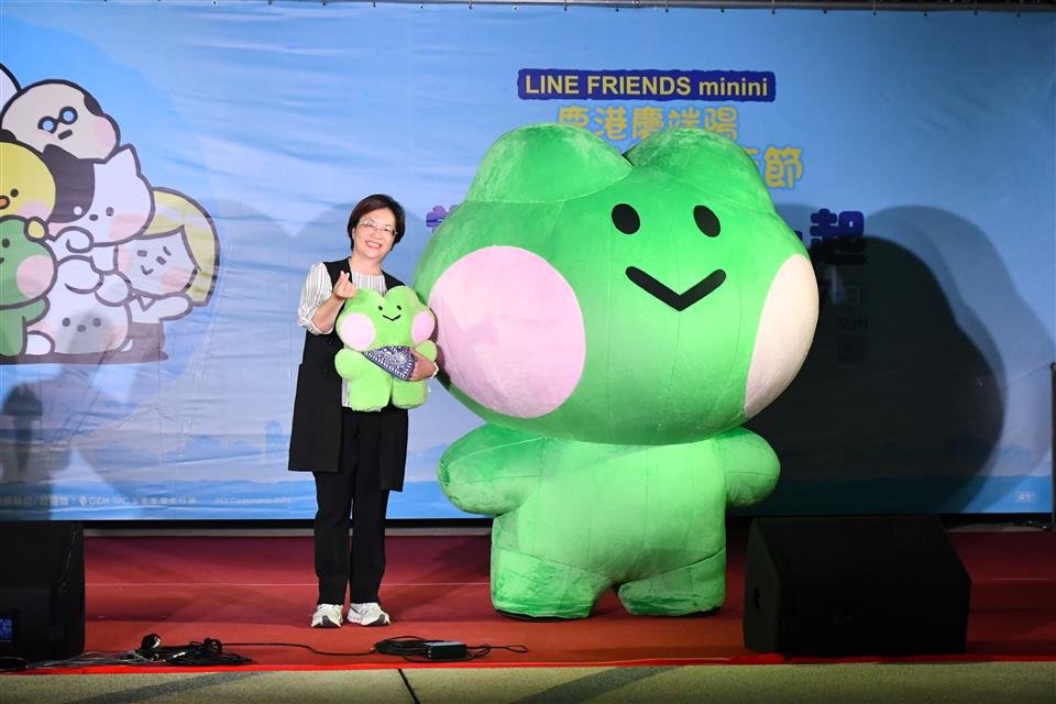 縮圖：04 小鎮光影藝術節縣長跟LINE MINI