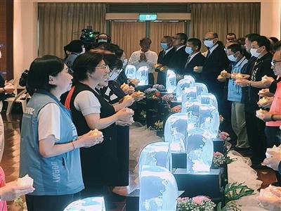 農曆七月吉祥月 縣長親臨靜思堂參與祈福會