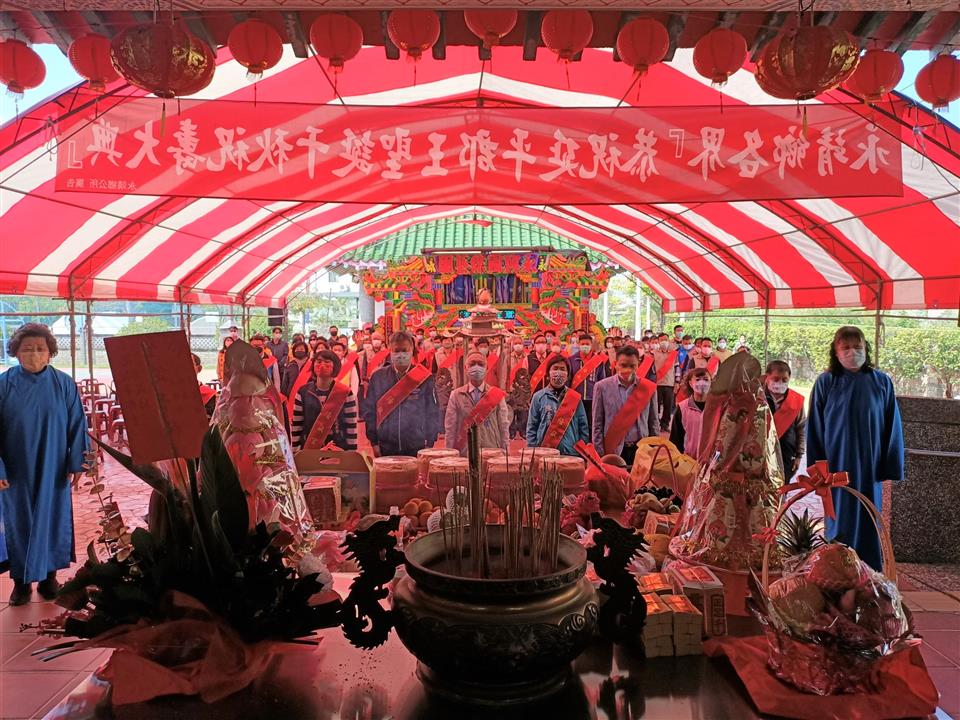 永靖鄉各界恭祝延平郡王鄭成功聖誕祝壽大典祝壽大典-與貴賓齊參拜