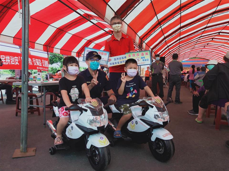 永靖鄉111年「顧社區-保婦幼」永靖治安嘉年華活動小警車