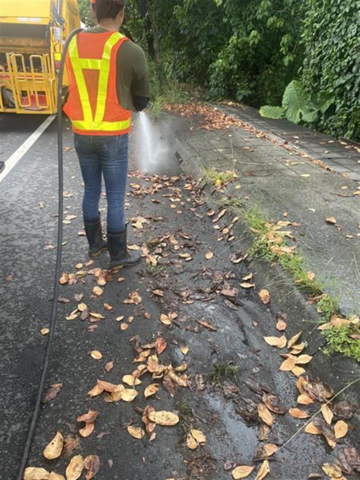 112年5月面對即將到來的梅雨季節，為了預防積水風險以及確保道路的安全和通暢。